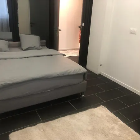 Cigogne Apartment *